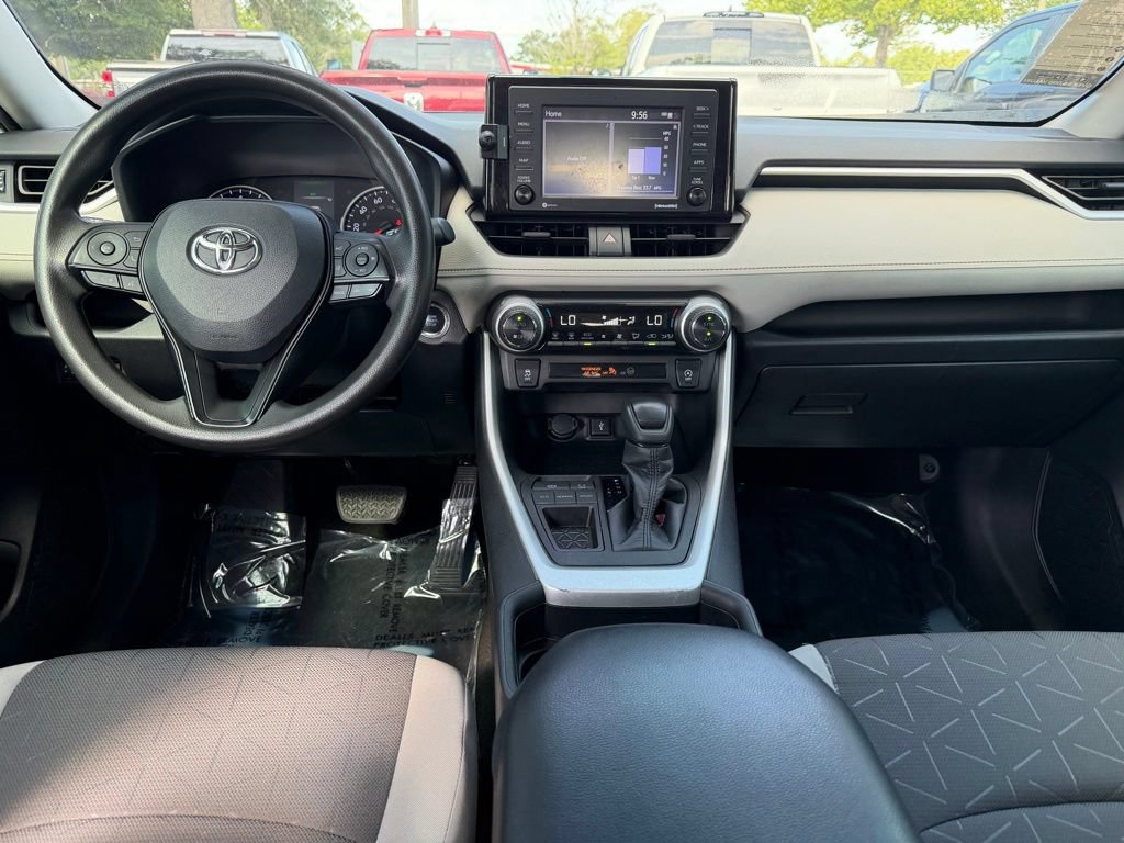 Used 2021 Toyota RAV4 XLE FWD image 11