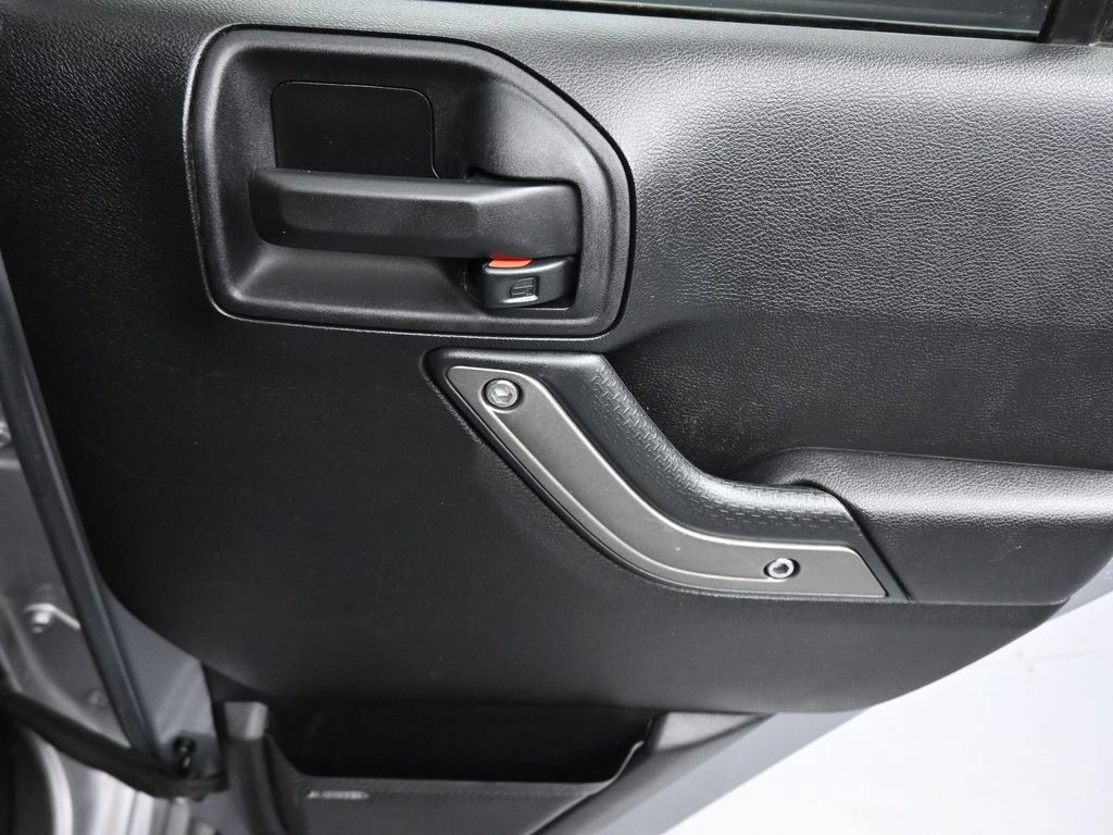 Used 2016 Jeep Wrangler Unlimited Sport AWD/4WD image 27