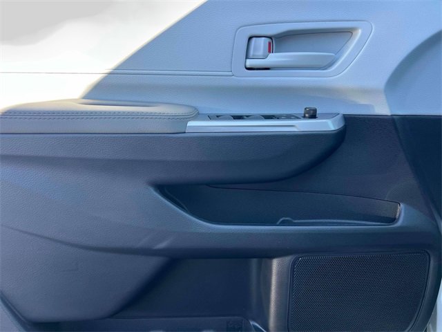 Used 2025 Toyota Sienna LE image 19