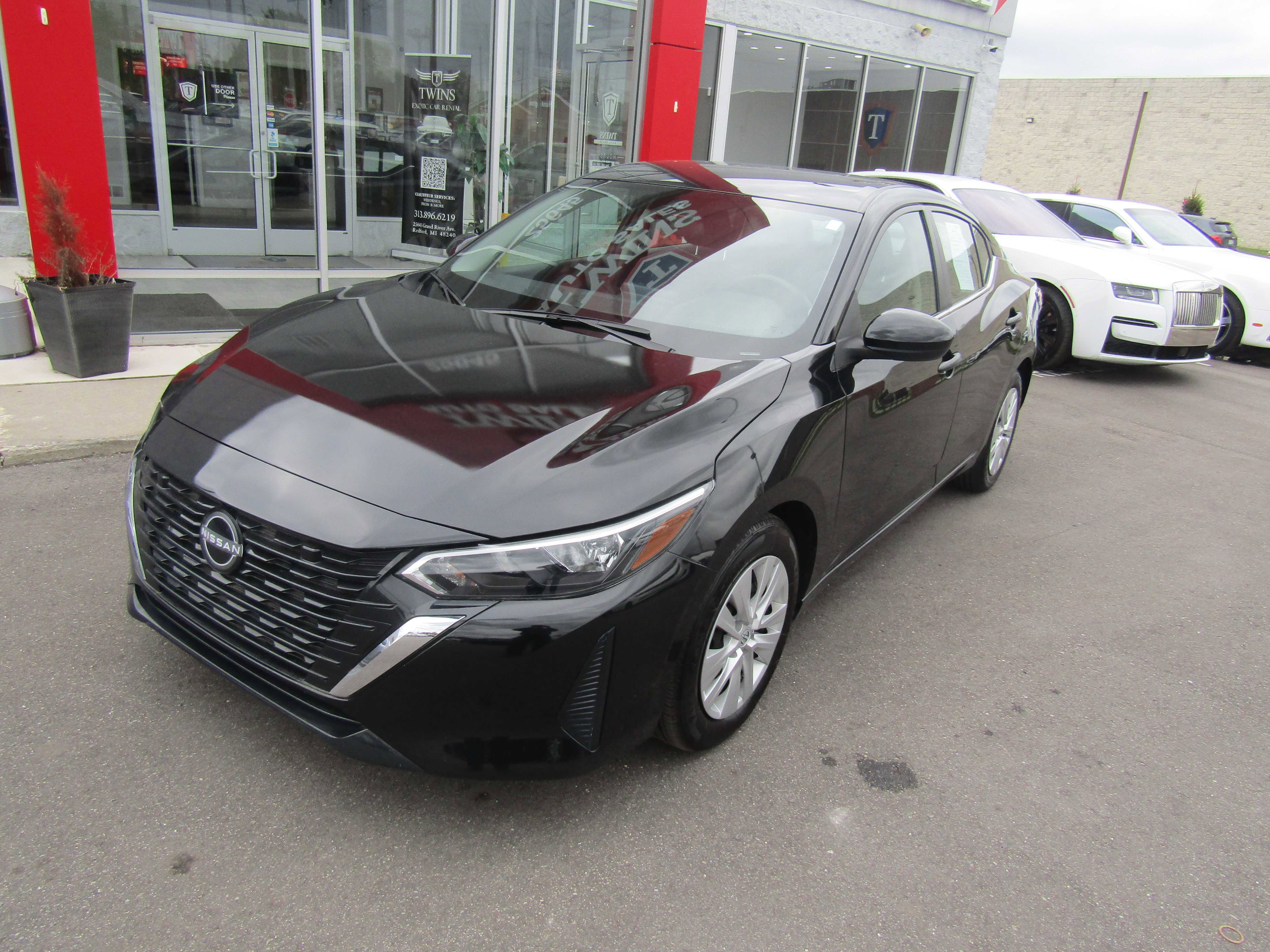 Used 2025 Nissan Sentra S FWD image 2