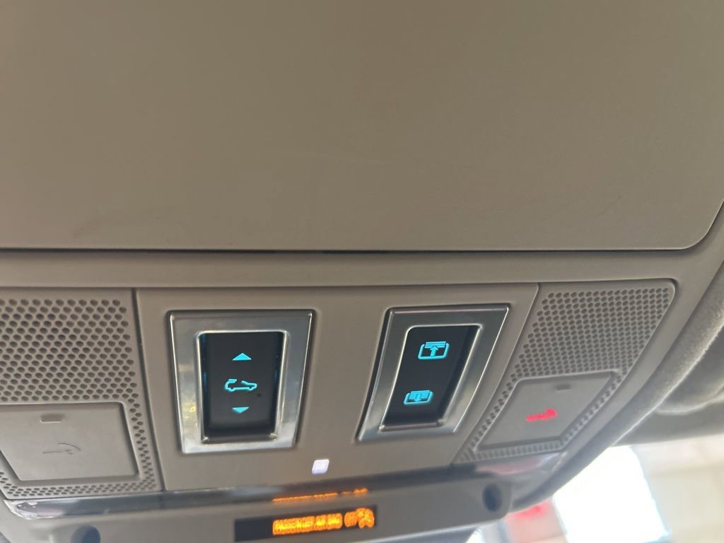 Used 2020 Jaguar F-PACE Premium image 11