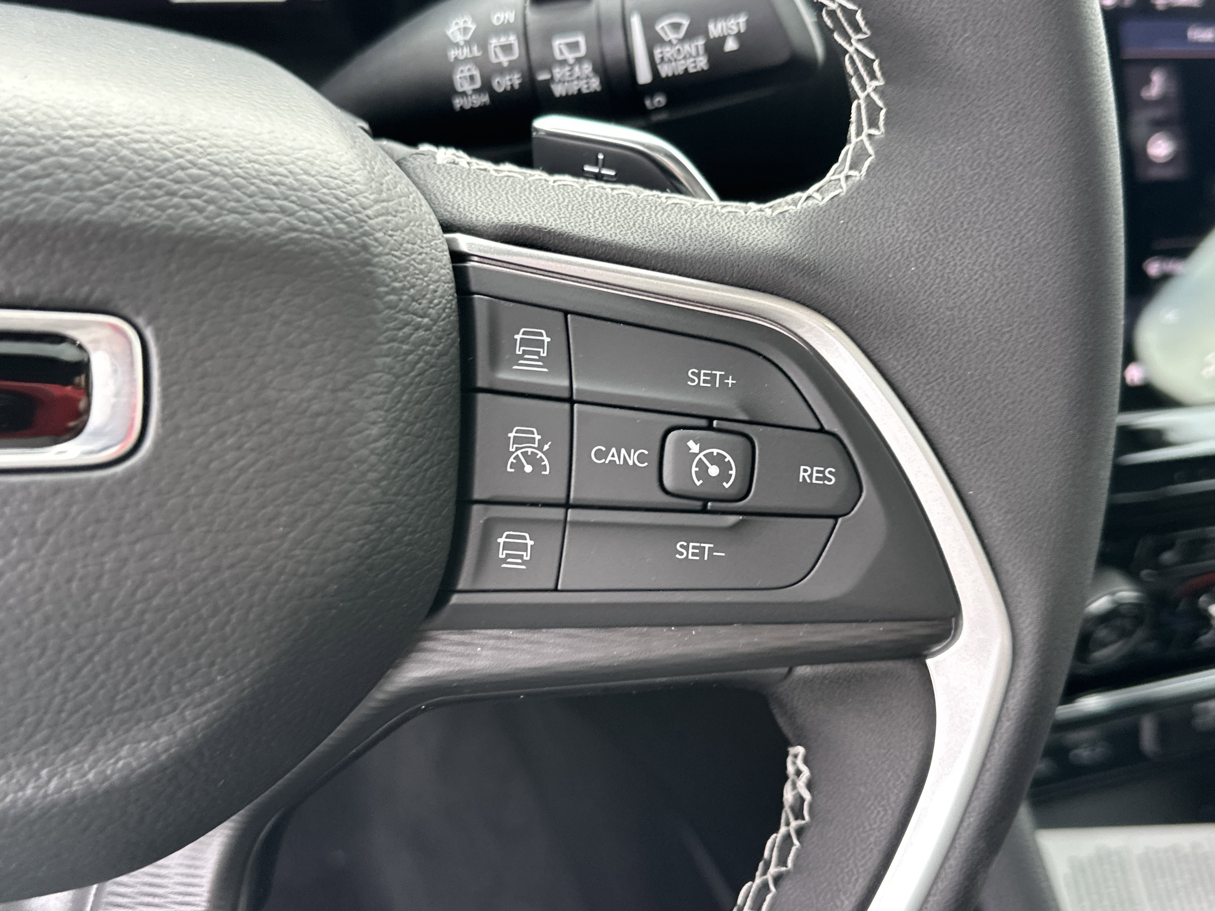 New 2025 Jeep Grand Cherokee L Altitude image 8