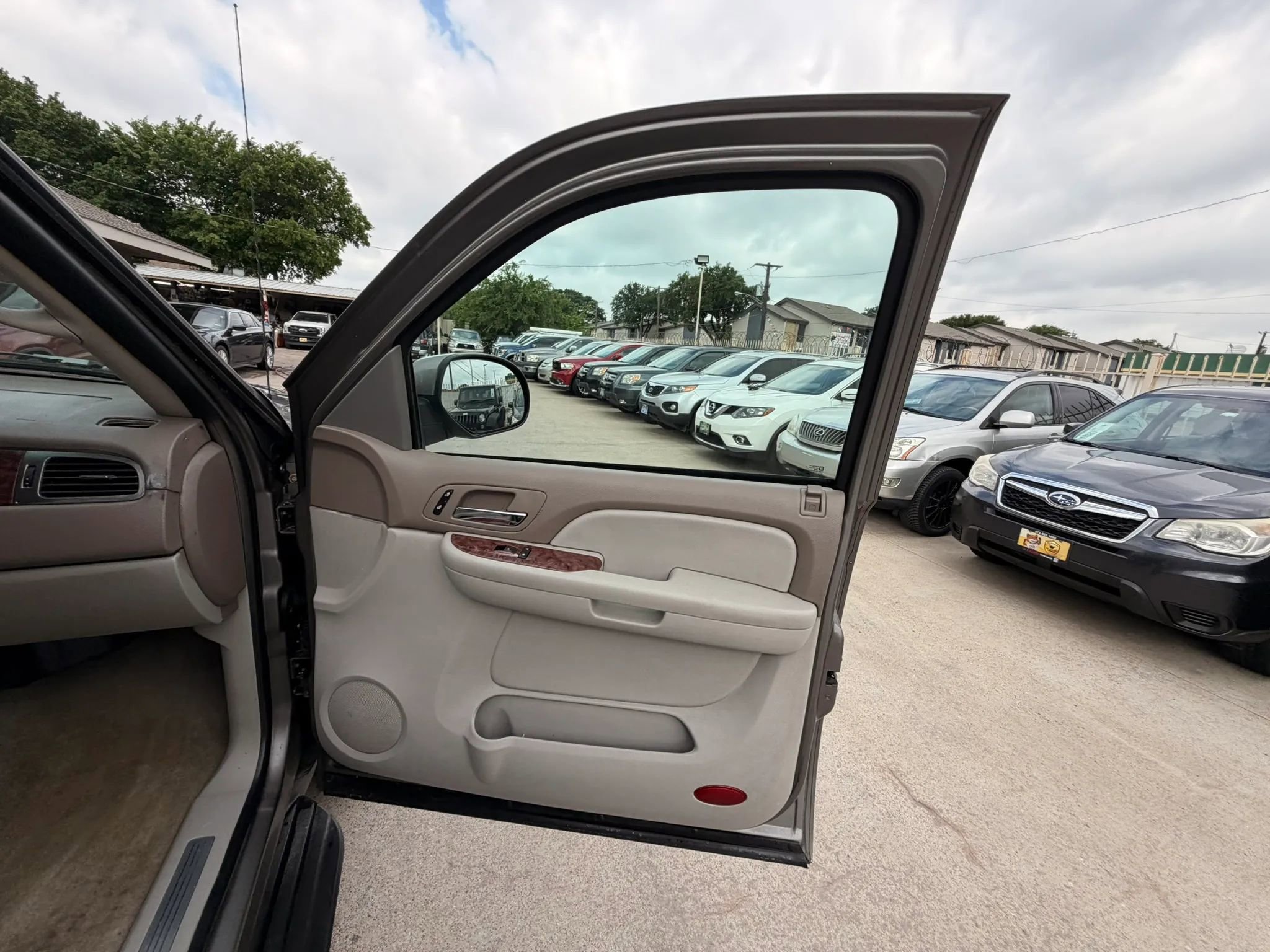 Used 2007 Chevrolet Avalanche LT w/ LT Preferred Equipment Group AWD/4WD image 31