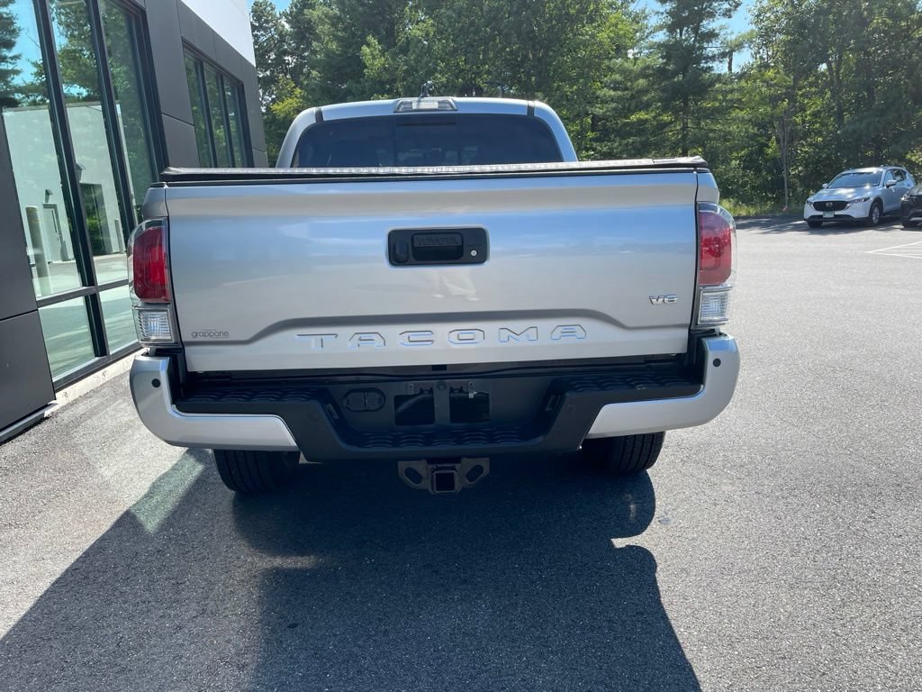 Used 2022 Toyota Tacoma TRD Sport w/ TRD Premium Sport Package AWD/4WD image 4
