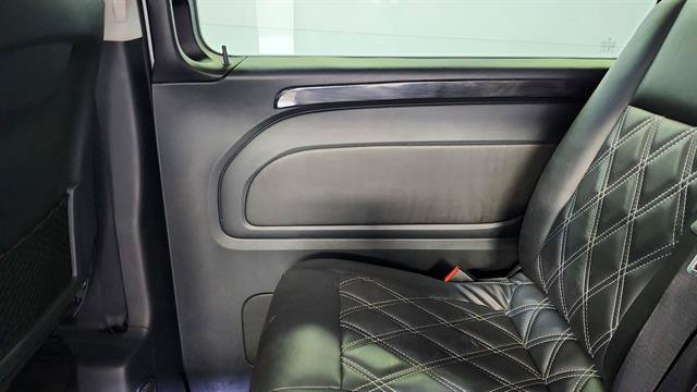 Used 2016 Mercedes-Benz Metris Passenger image 24
