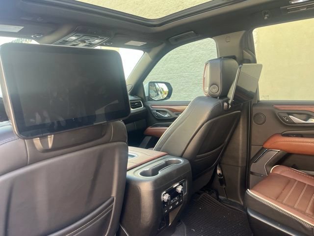 Used 2023 GMC Yukon Denali Ultimate AWD/4WD image 13