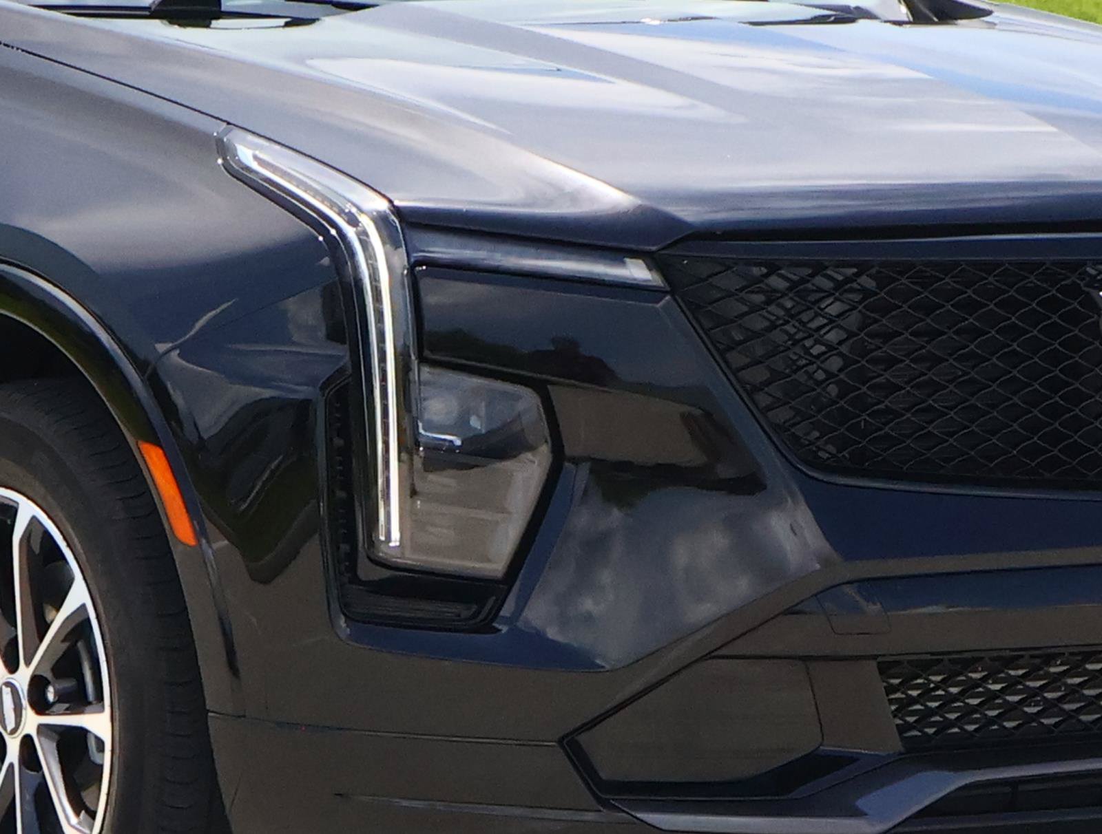 Used 2024 Cadillac XT4 Sport w/ Active Safety Package FWD image 7