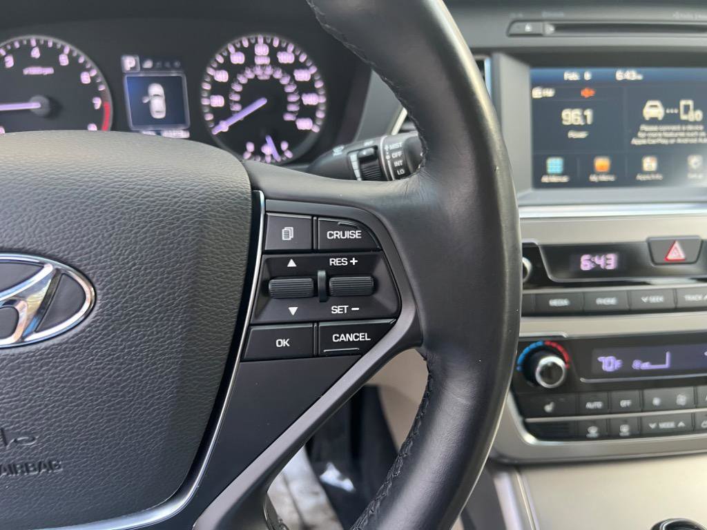 Used 2017 Hyundai Sonata Limited image 25