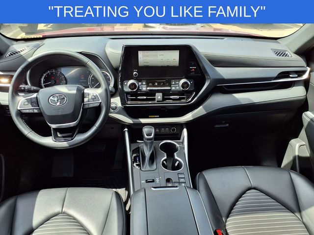 Used 2023 Toyota Highlander XSE FWD image 10