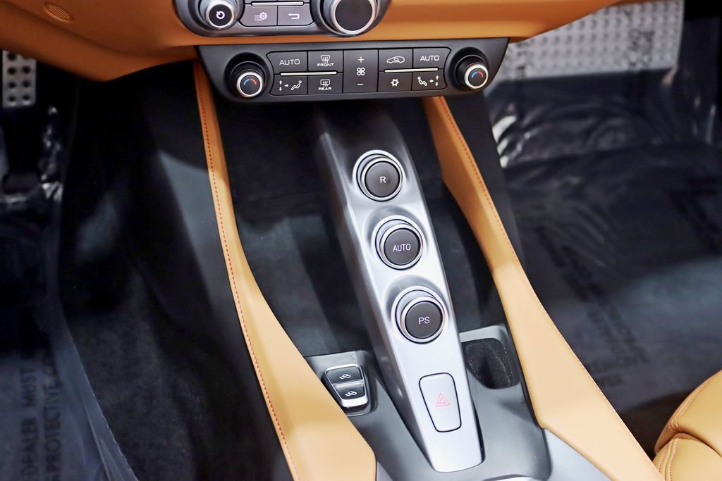 Used 2020 Ferrari Portofino RWD image 29