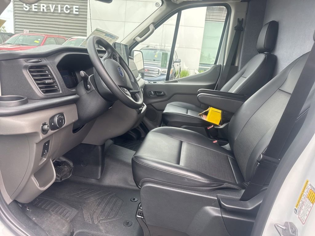 New 2026 Ford Transit 250 148 Medium Roof w/ Exterior Upgrade Package RWD image 40