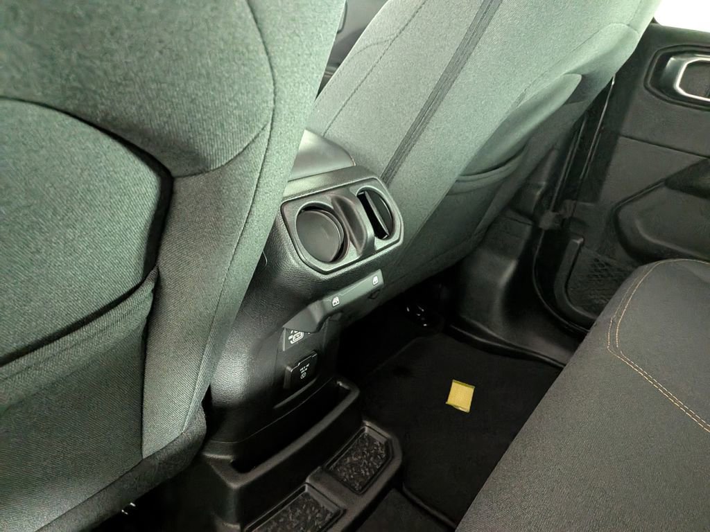 Certified 2025 Jeep Wrangler Unlimited Sahara image 31