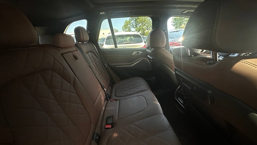 Used 2023 BMW X5 xDrive40i w/ M Sport Package AWD/4WD image 8