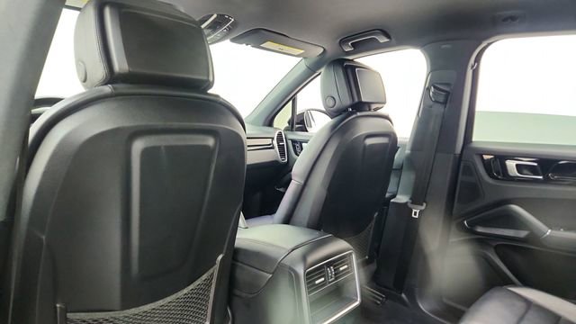 Used 2019 Porsche Cayenne image 30