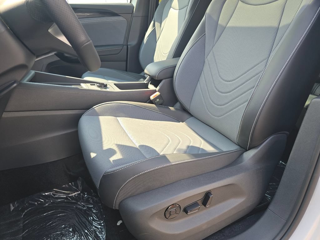 New 2026 Volkswagen Tiguan SE R-Line AWD/4WD image 19