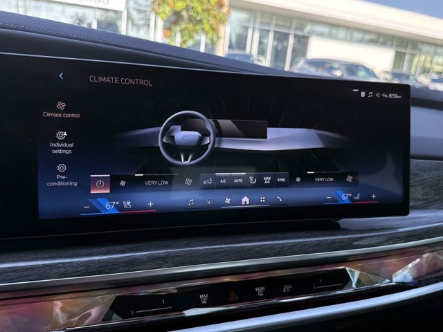 Used 2023 BMW i7 xDrive60 AWD/4WD image 25