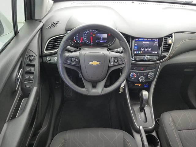 Used 2020 Chevrolet Trax LT w/ LPO, Cargo Package FWD image 17