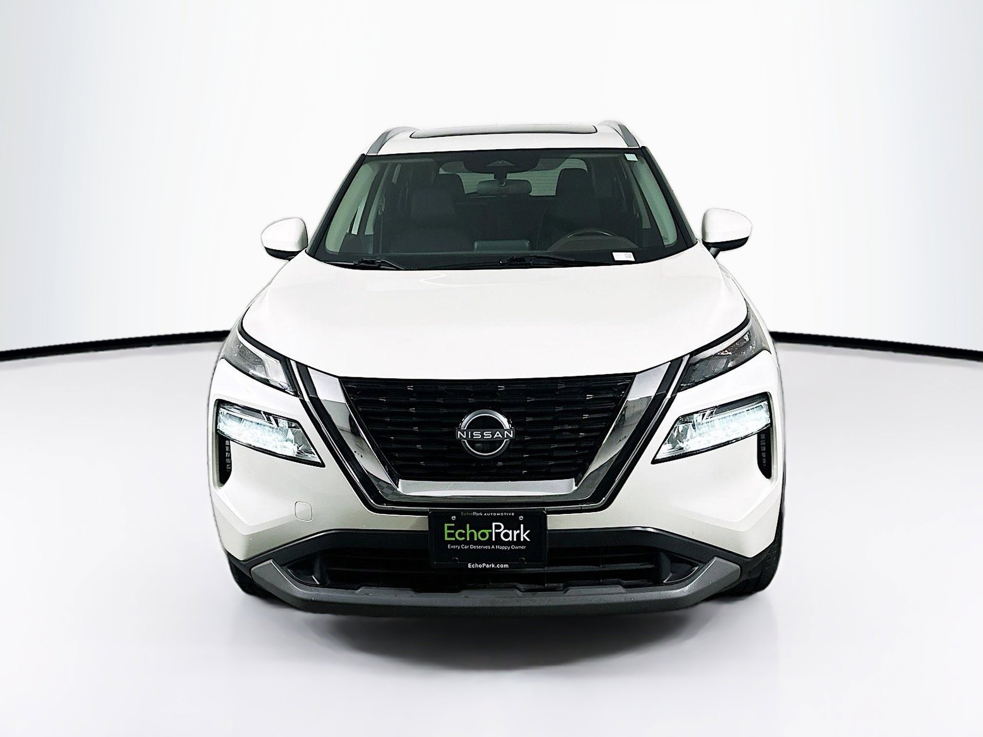 Used 2023 Nissan Rogue SV w/ SV Premium B Package image 2