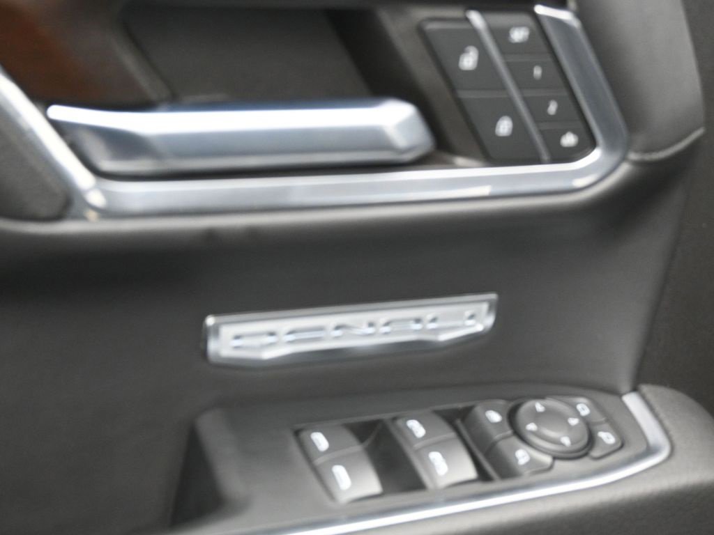 Used 2024 GMC Sierra 1500 Denali w/ Technology Package image 17