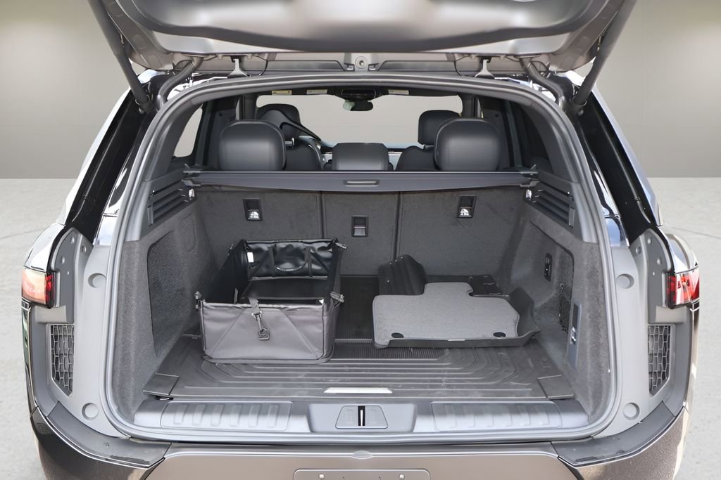 New 2026 Land Rover Range Rover Sport SE AWD/4WD image 16