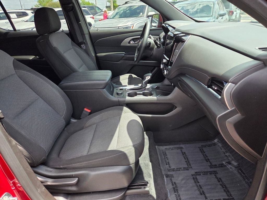 Certified 2023 Chevrolet Traverse LT FWD image 16