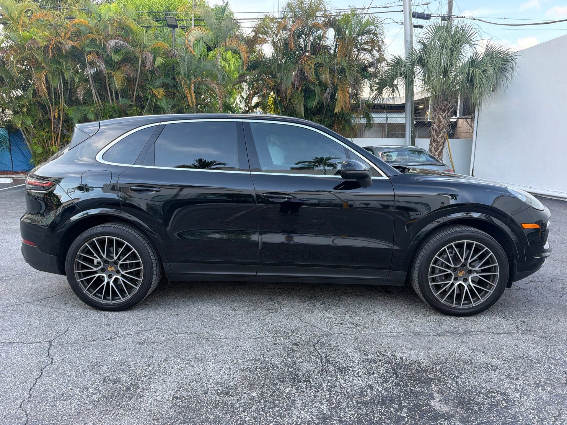 Used 2021 Porsche Cayenne AWD/4WD image 7