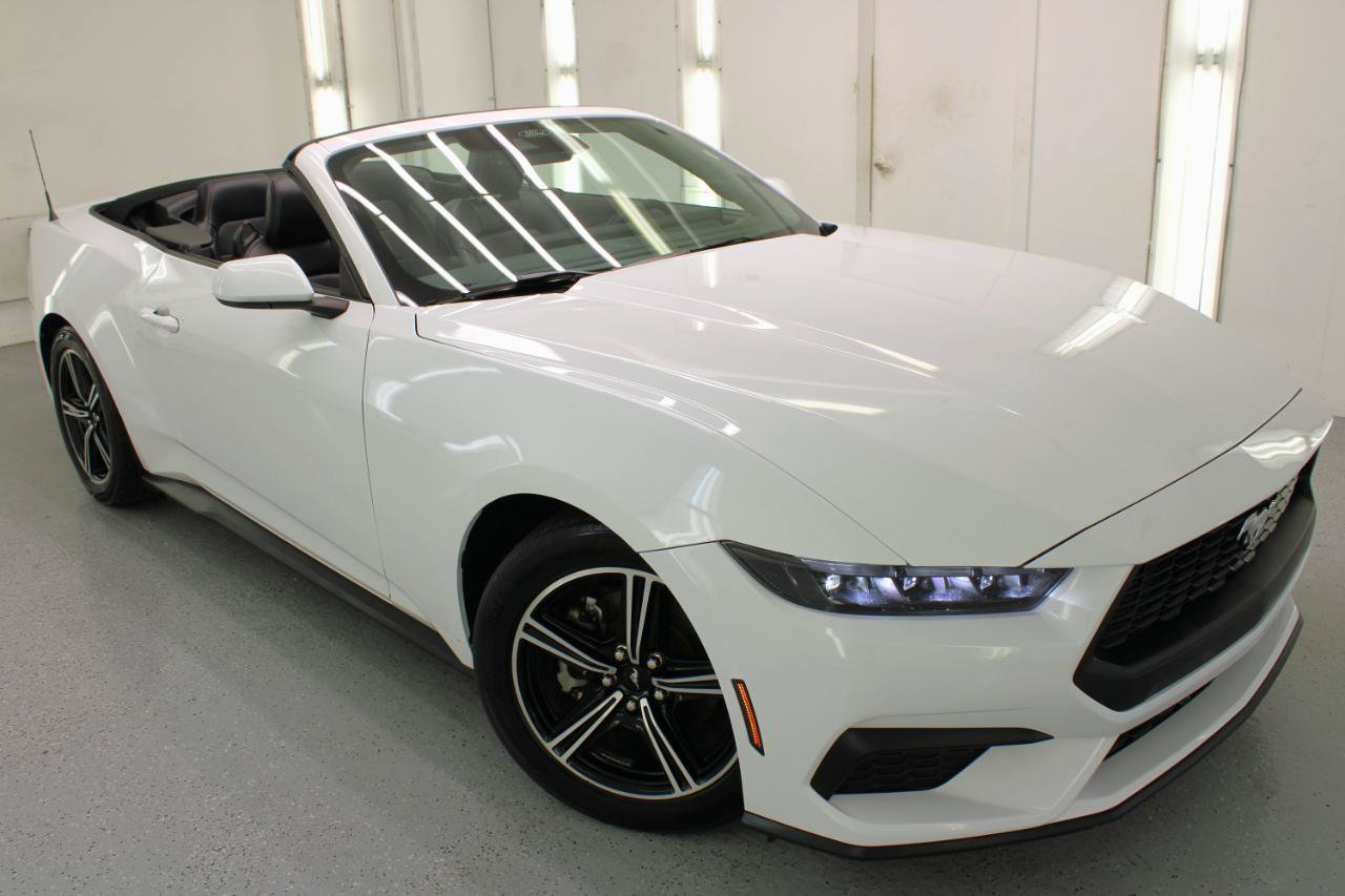 Used 2025 Ford Mustang Premium RWD image 37