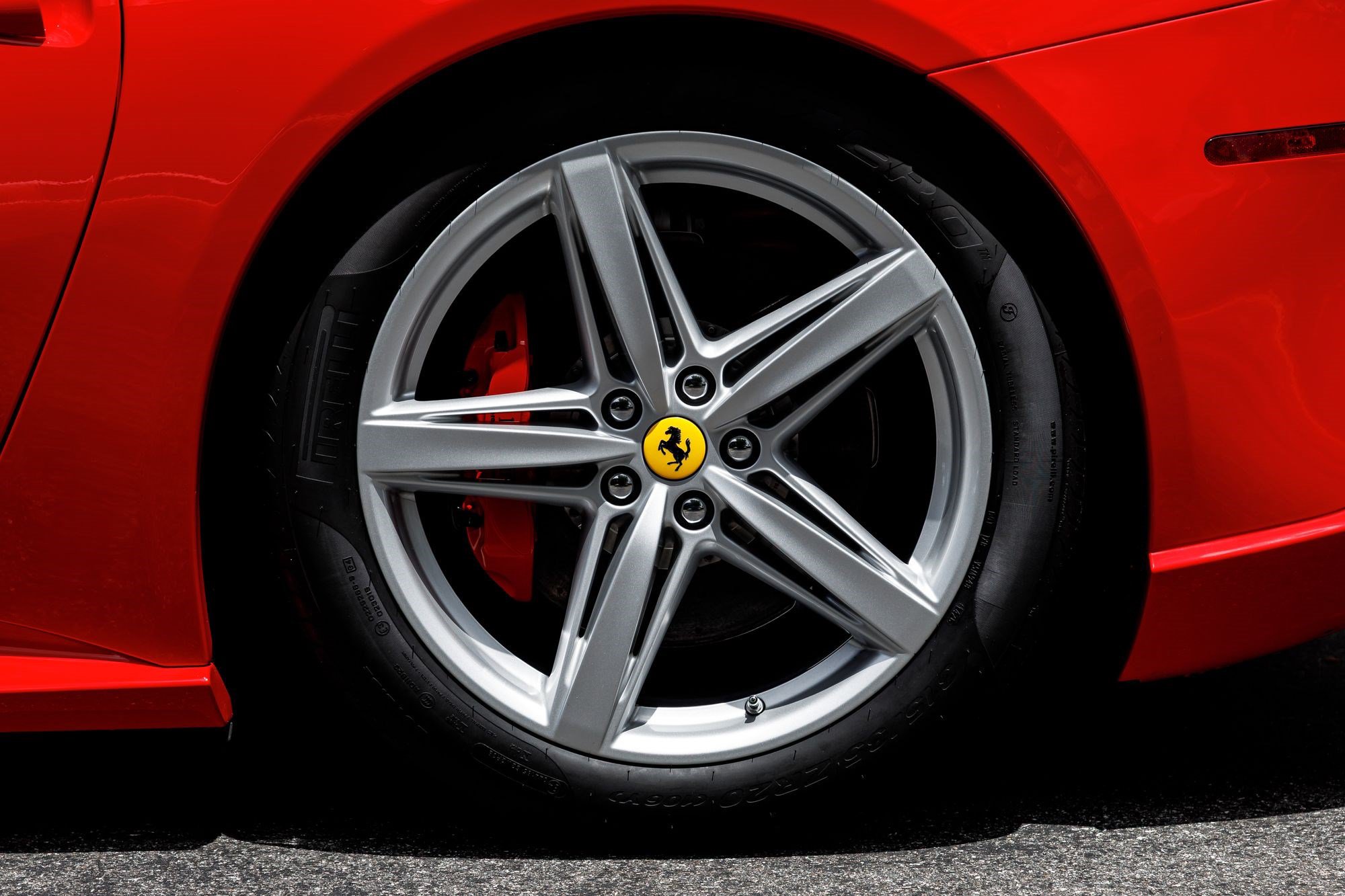 Used 2016 Ferrari F12 Berlinetta RWD image 50
