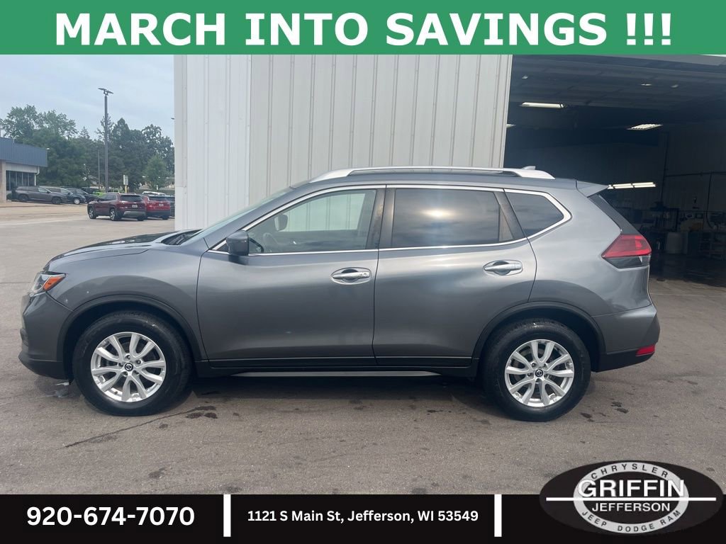 Used 2018 Nissan Rogue SV image 2