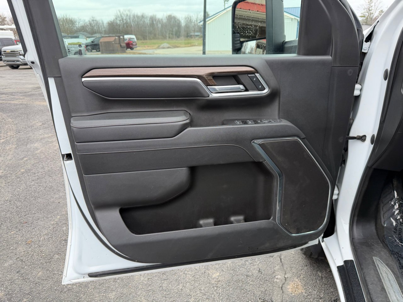 Used 2024 Chevrolet Silverado 3500 LT w/ Convenience Package image 11