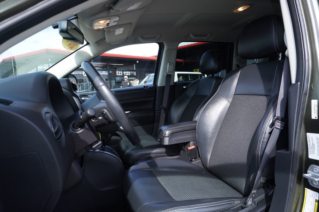 Used 2016 Jeep Compass Latitude image 22