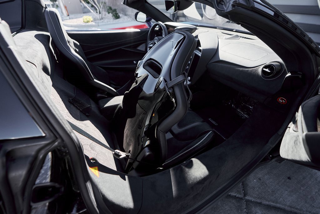 Used 2024 McLaren 750S Spider image 42