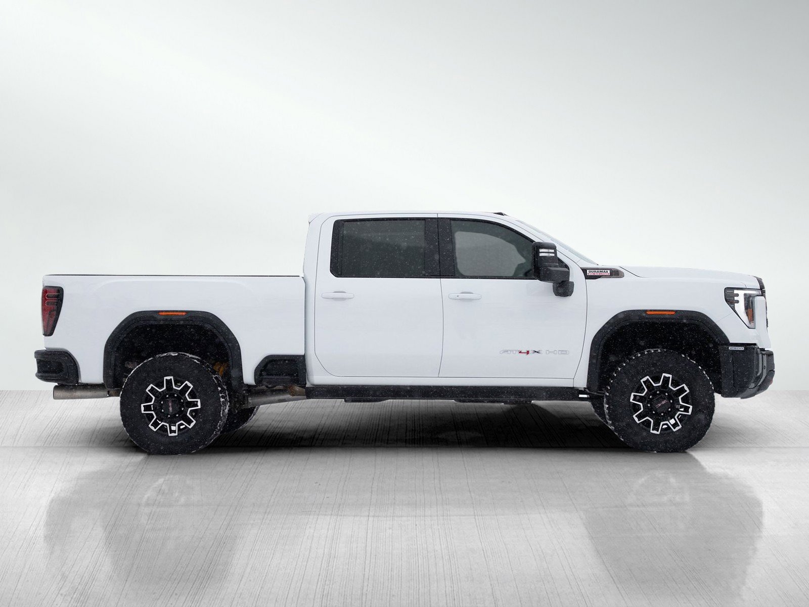 Used 2025 GMC Sierra 2500 AT4X image 6