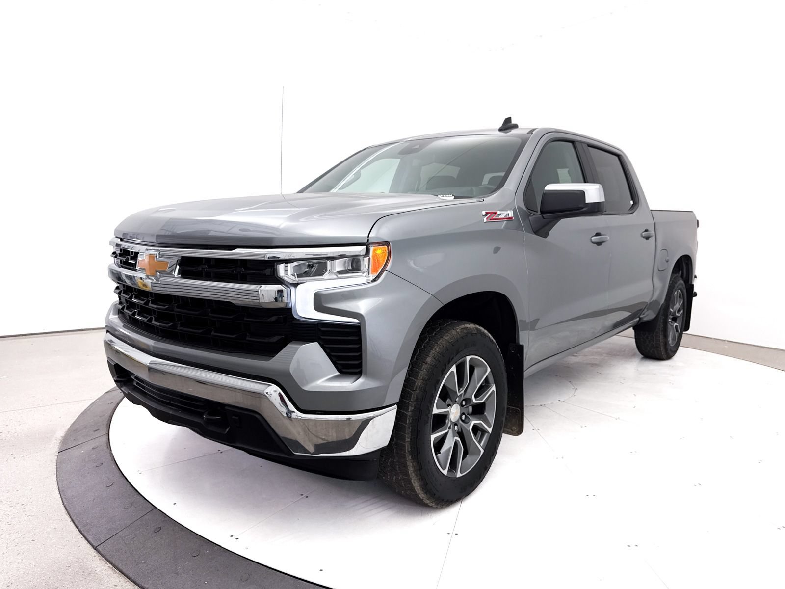 Used 2024 Chevrolet Silverado 1500 LT w/ Z71 Off-Road Package AWD/4WD image 12