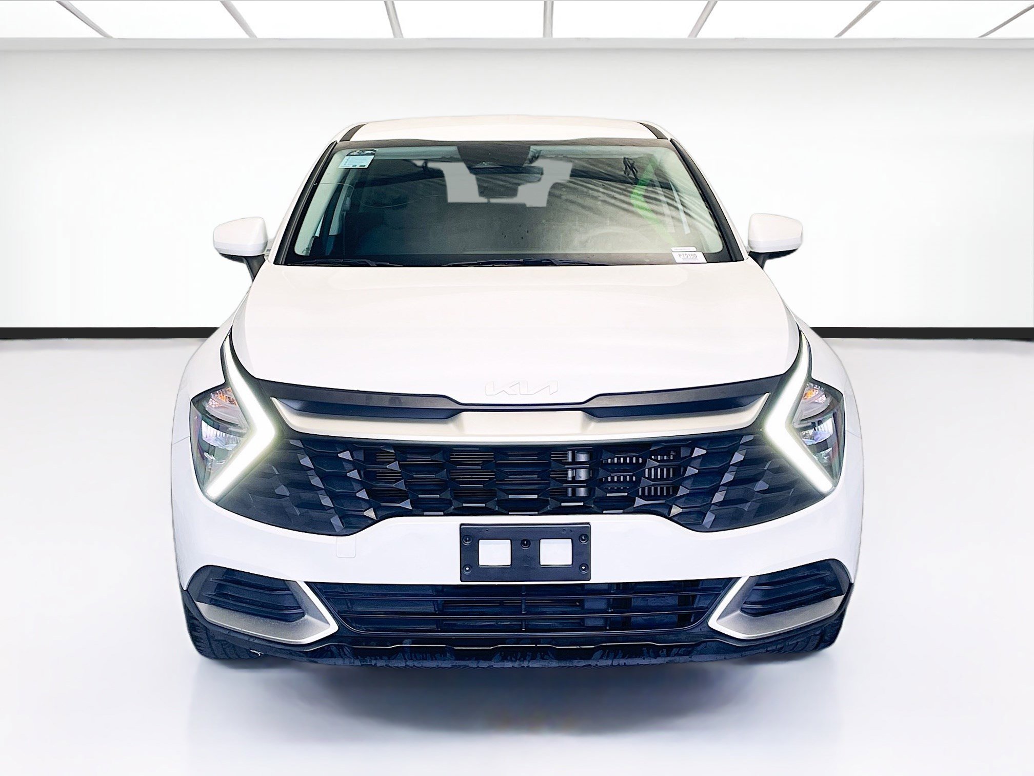 Used 2023 Kia Sportage LX image 2