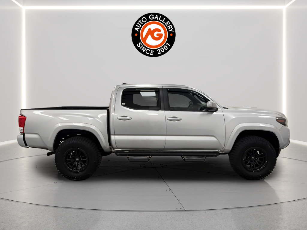 Used 2019 Toyota Tacoma TRD Sport w/ Technology Package AWD/4WD image 8