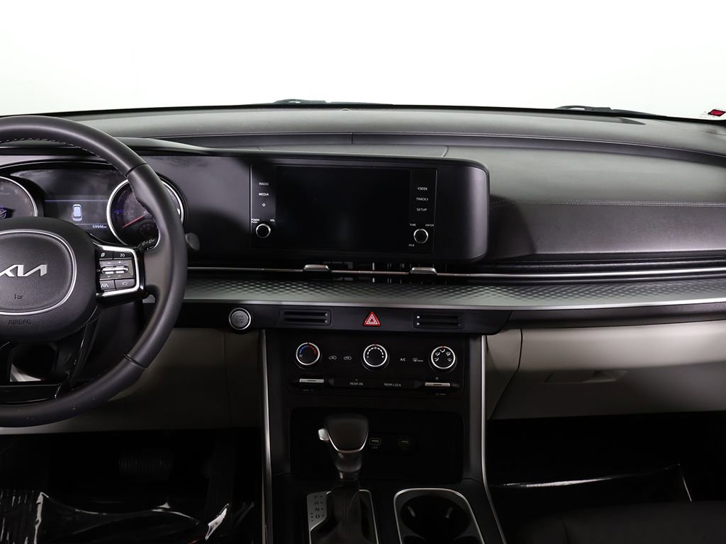 Used 2023 Kia Carnival LX image 38