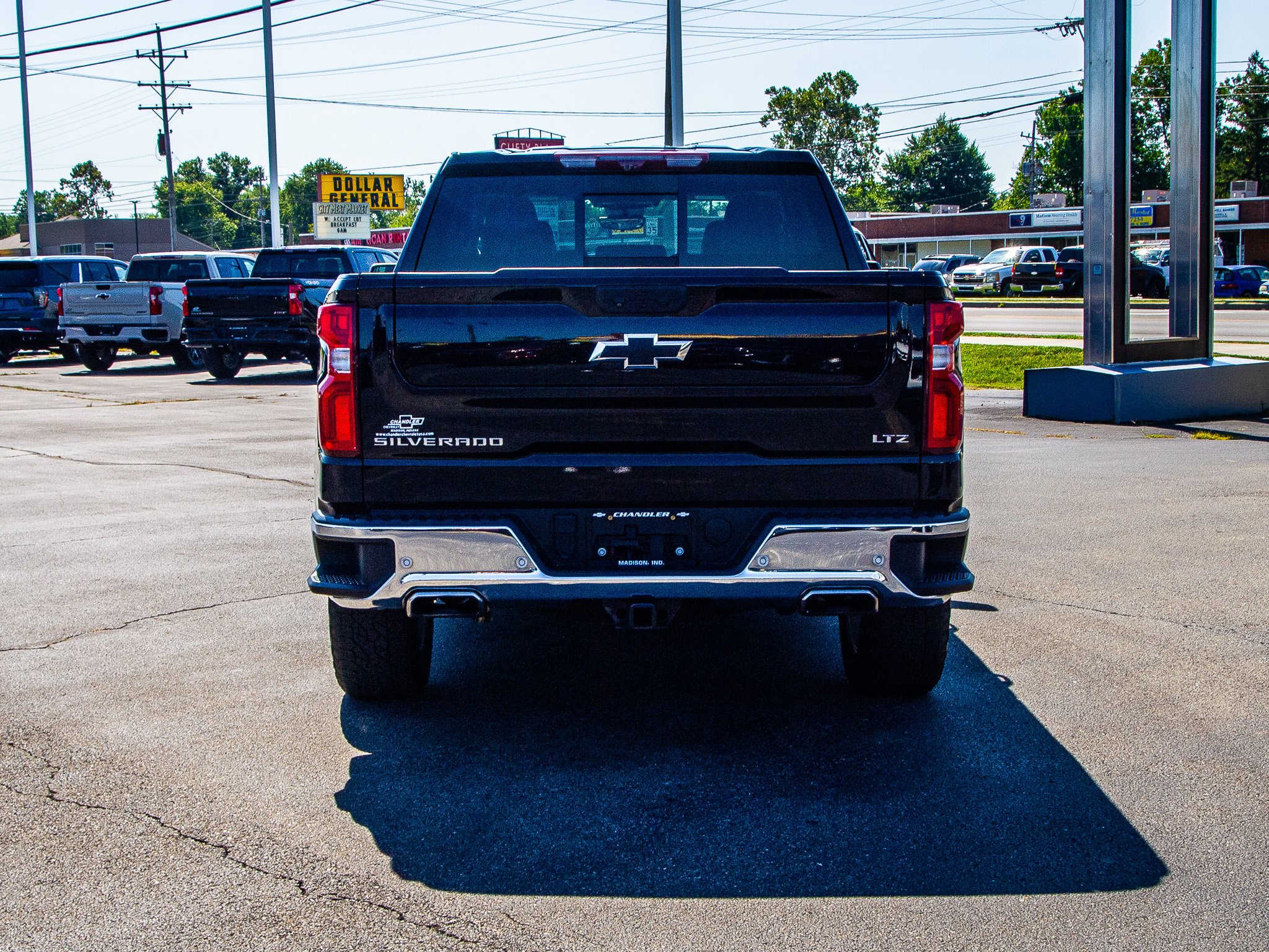 Used 2023 Chevrolet Silverado 1500 LTZ w/ LTZ Premium Package AWD/4WD image 6