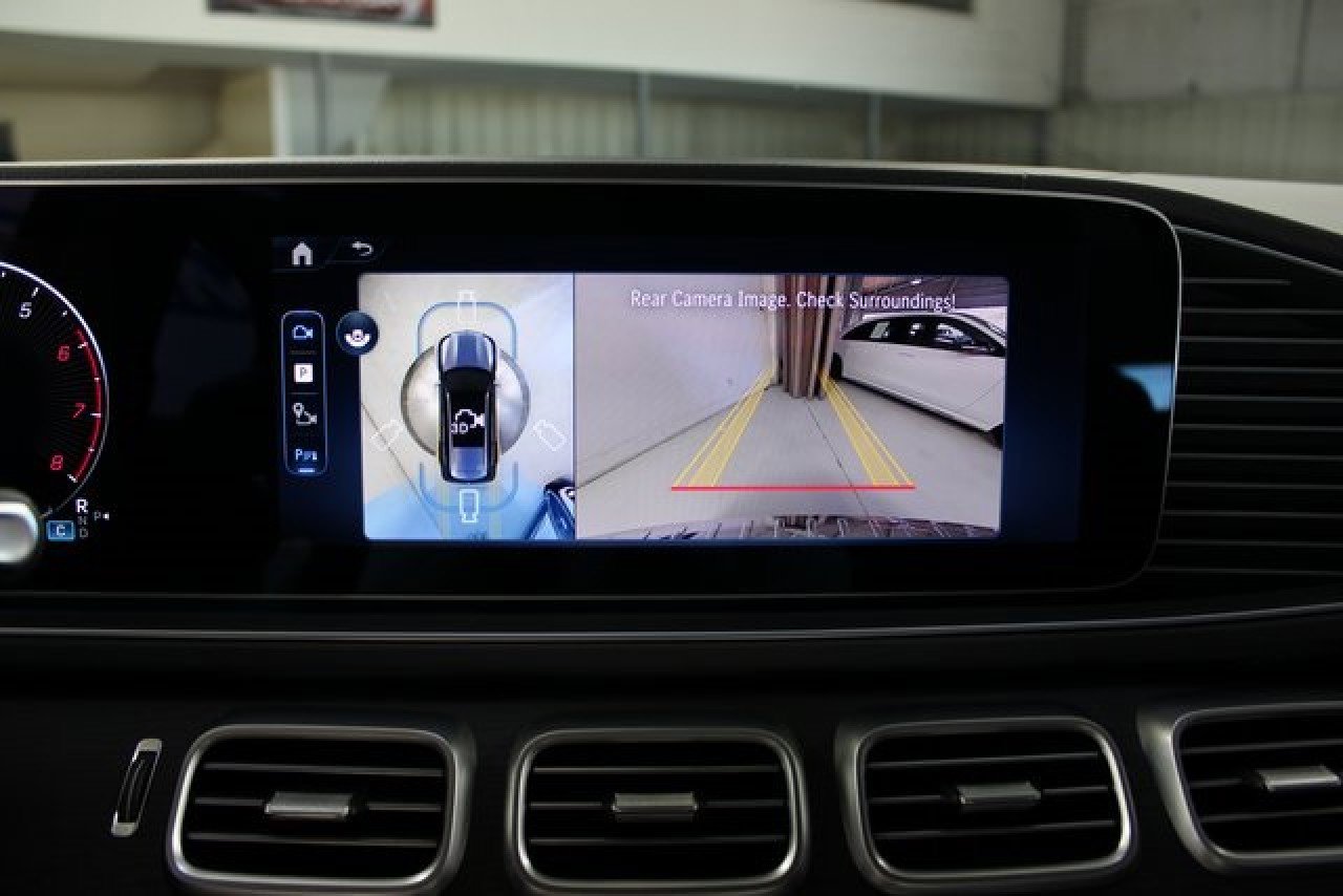 Used 2025 Mercedes-Benz GLS 450 4MATIC image 33