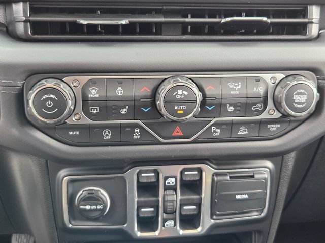 New 2026 Jeep Wrangler Unlimited Sahara AWD/4WD image 18
