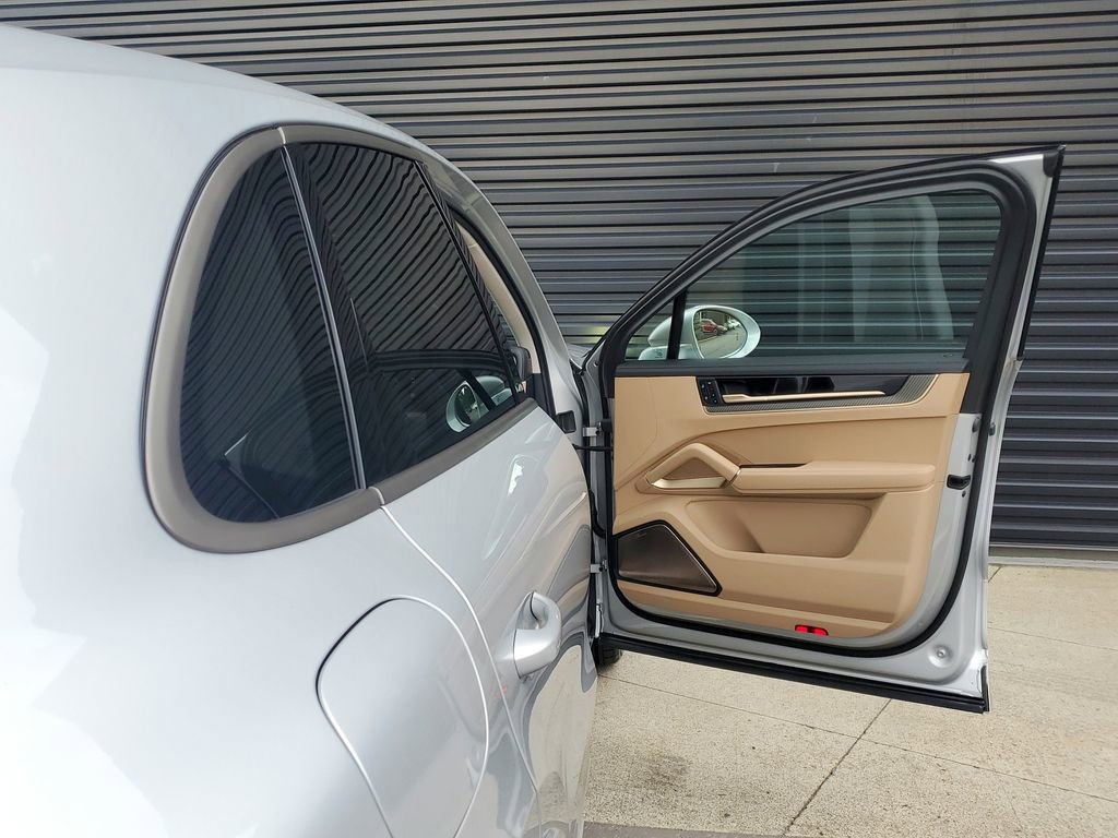 New 2025 Porsche Cayenne Turbo image 20