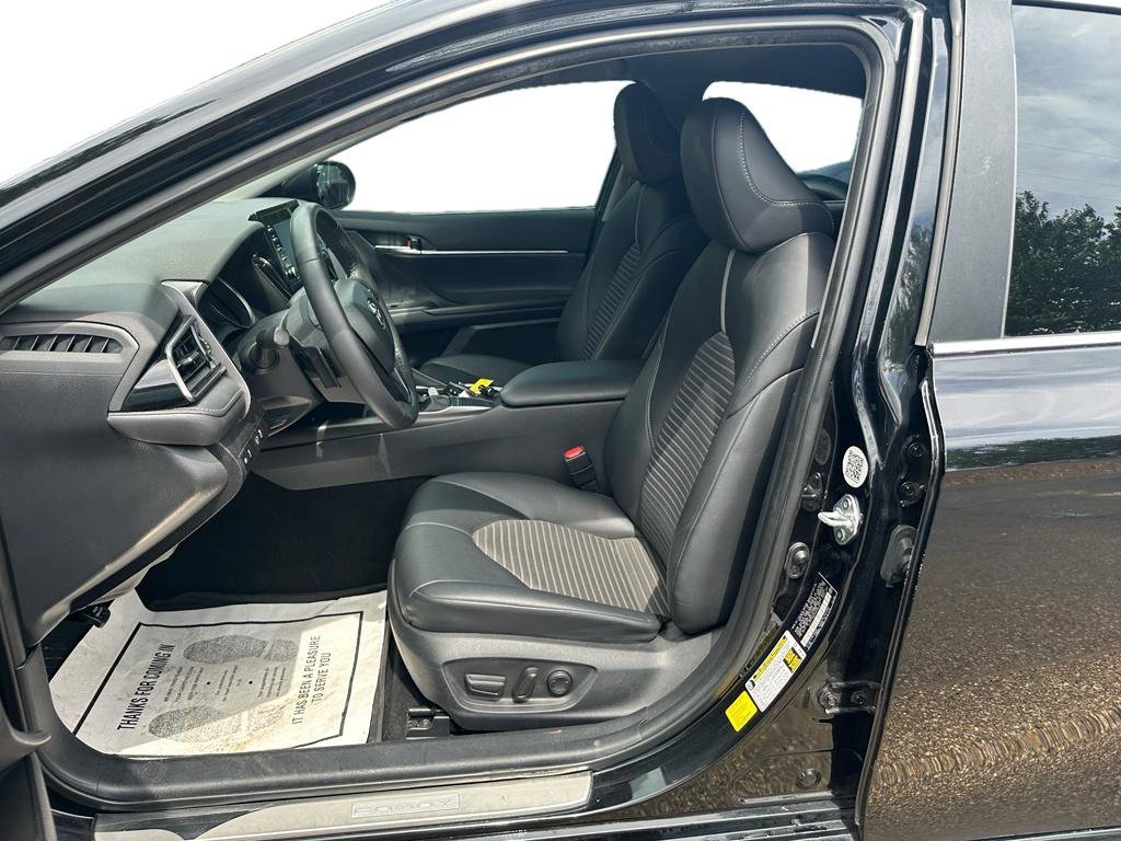 Used 2023 Toyota Camry SE w/ Convenience Package image 8