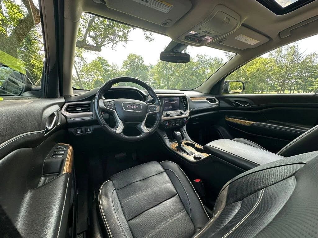 Used 2019 GMC Acadia Denali w/ Technology Package image 9