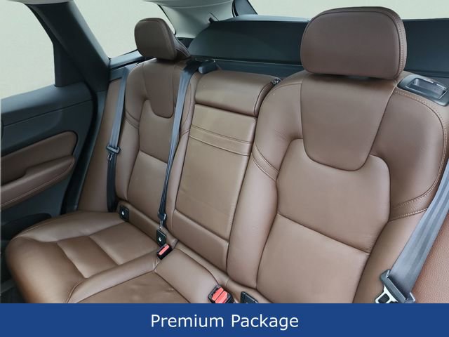 Used 2019 Volvo XC60 T6 Momentum w/ Multimedia Package image 19