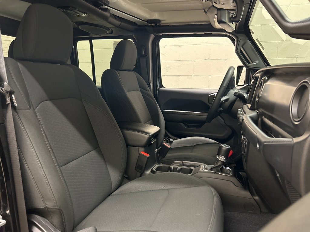 Used 2023 Jeep Gladiator Willys image 10