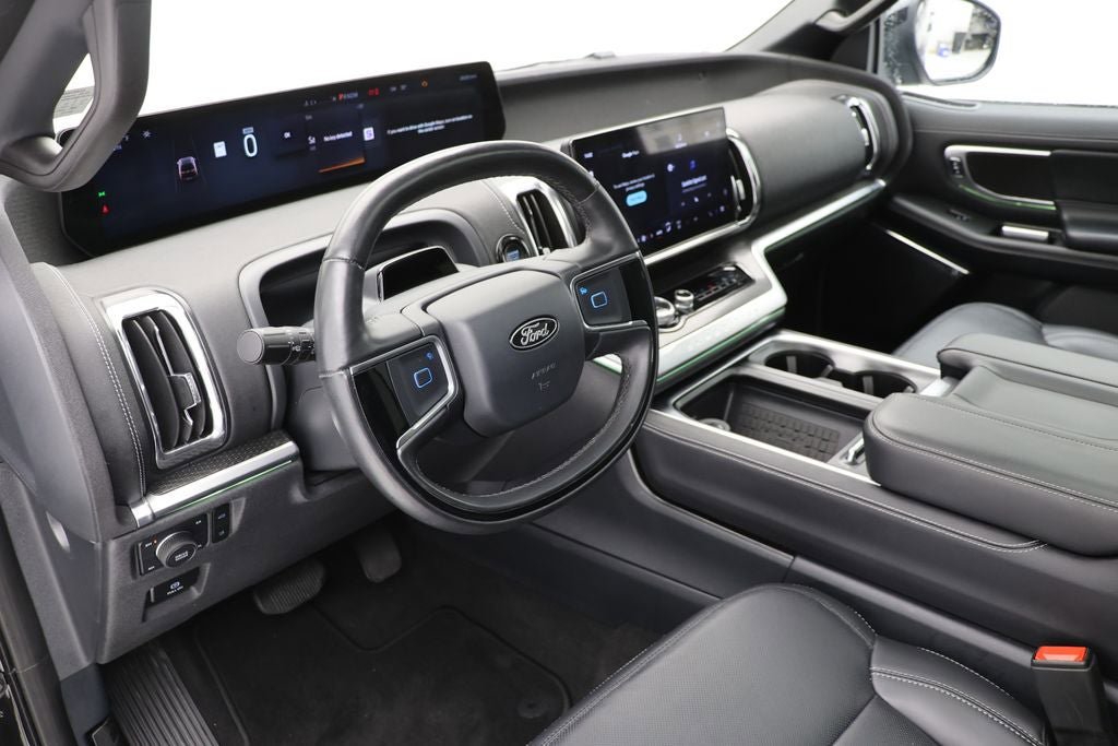 Used 2025 Ford Expedition Platinum w/ Stealth Appearance Package AWD/4WD image 14