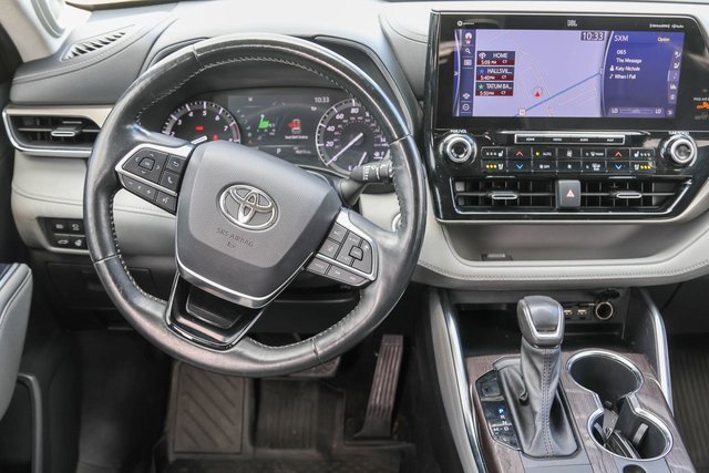 Used 2021 Toyota Highlander Limited image 25