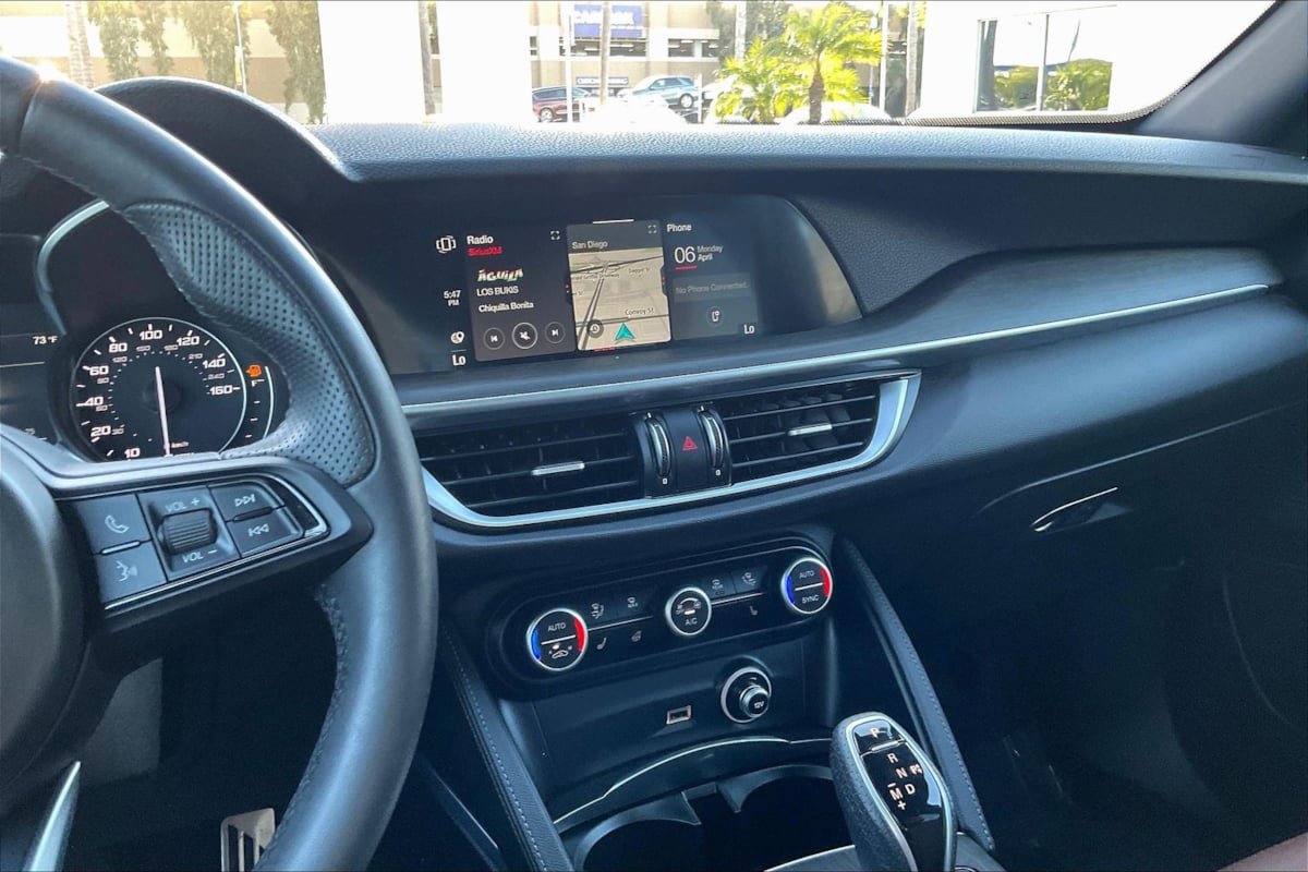 Used 2022 Alfa Romeo Stelvio Ti image 6