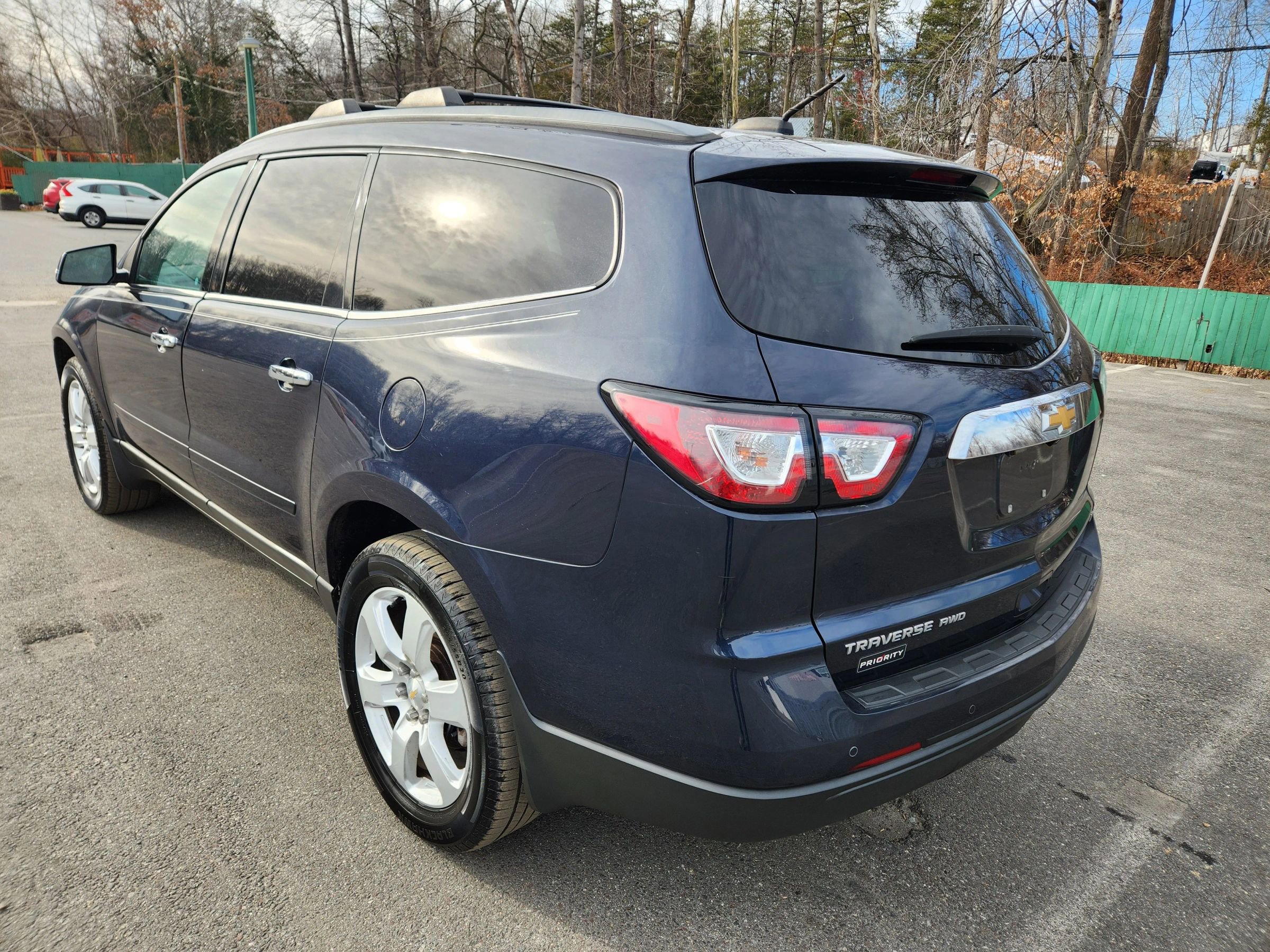 Used 2017 Chevrolet Traverse LT w/ Style and Technology Package image 10