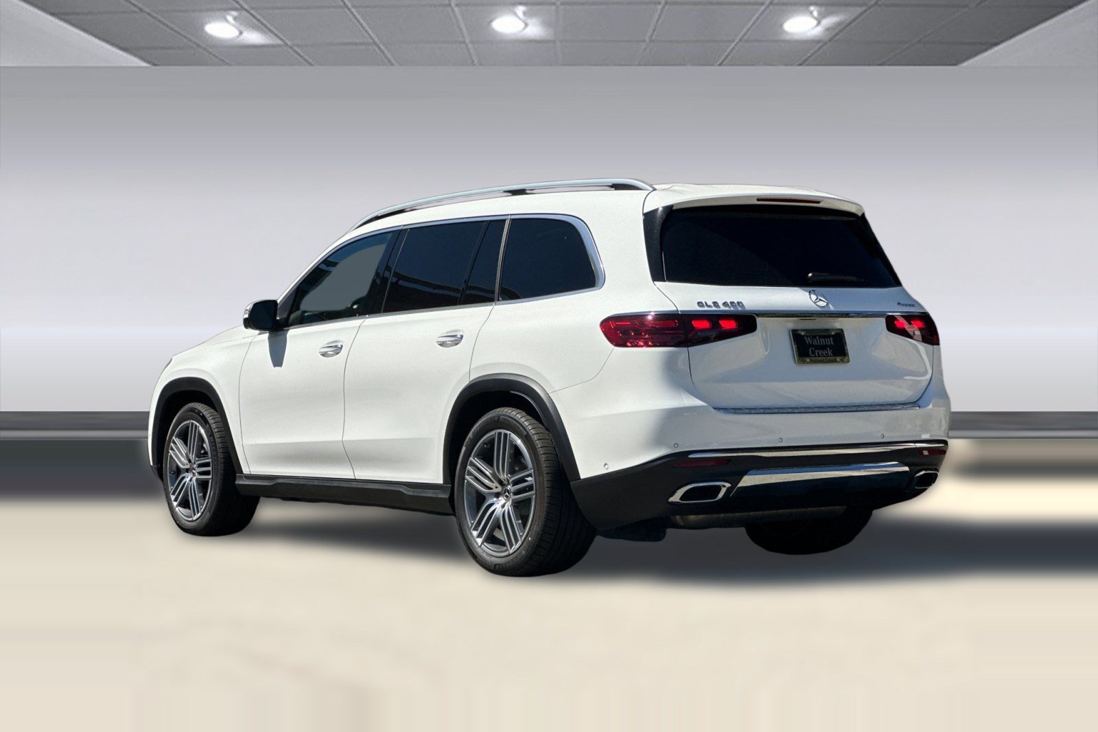 Used 2026 Mercedes-Benz GLS 450 4MATIC image 3